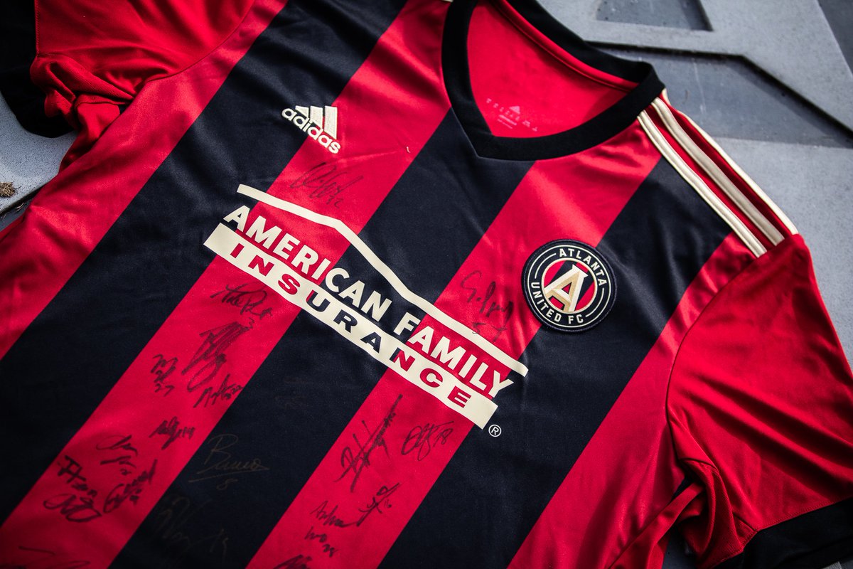 🔴⚫️ #ATLUTD team-signed kit giveaway 🔴⚫️

RT and follow for a chance to win!