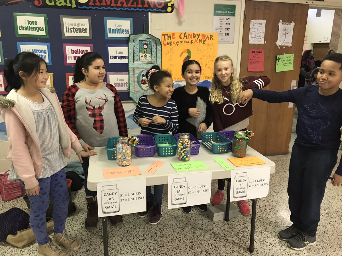 qrichardson4's tweet photo. Hey @TDSB_PerthAve join our #StudentCouncil and #KindnessCommittee in supporting @sickkids and @SisteringTO. Bring your Loonies and Toonies at lunch all week, outside the gym and put those estimating skills to work. Closest guess wins an ENTIRE JAR OF CANDY🤯🍭🤯🍬🤯🍫🤯 https://t.co/XeGAcfL6hq