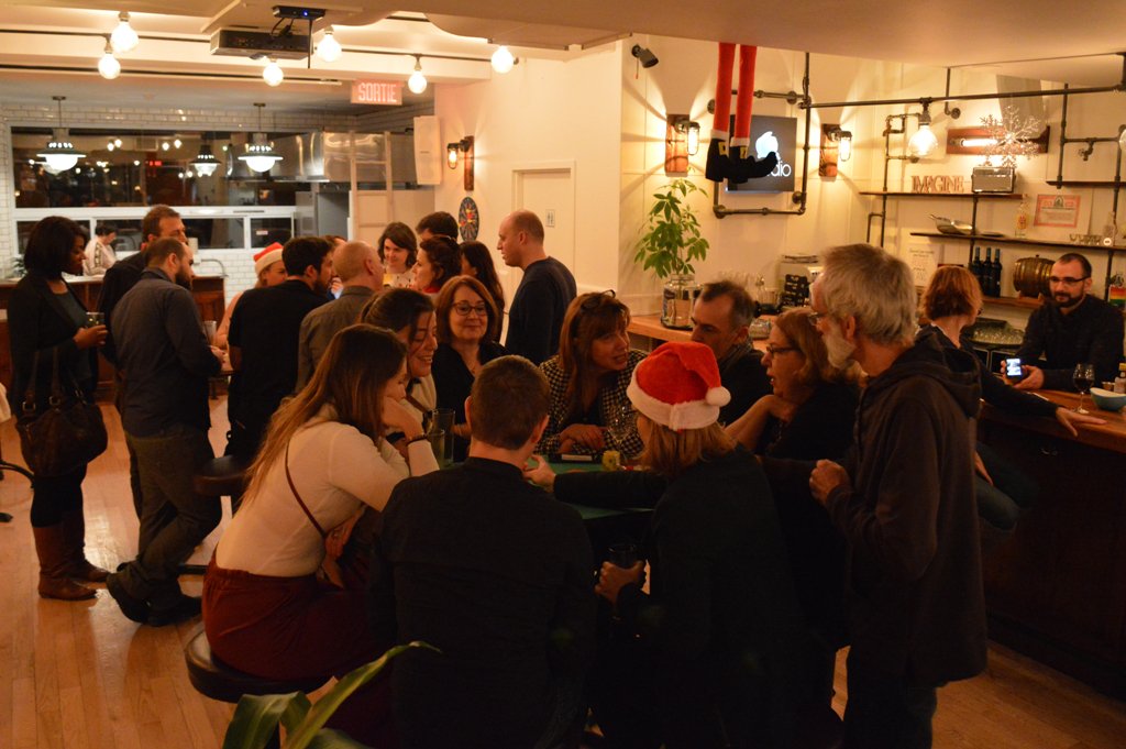 Les fêtes de fin d'année sont officiellement lancées avec le party de Noël des travailleurs autonomes et entrepreneurs de Montréal ! #oztudioxlestalentsm #entrepreneur #pigiste #travailleurautonome