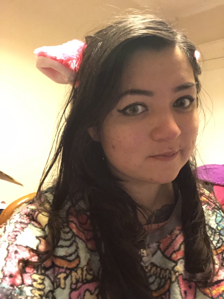 KonfuzedKitten's tweet photo. Got me permanent streaming ears. ❤️❤️ #pinkkitten #catears https://t.co/Z7AbkwFDkN