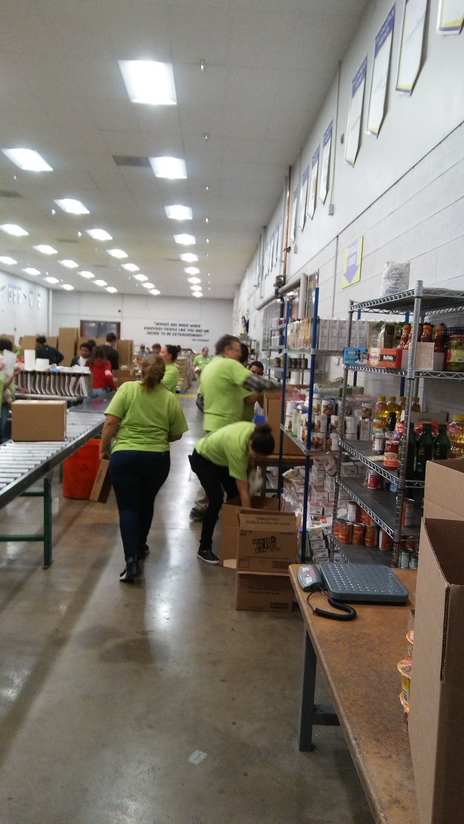 cstephens731's tweet photo. #Hrblock #blockpride #oneteam #dayofgiving https://t.co/6aFQjAkNPF