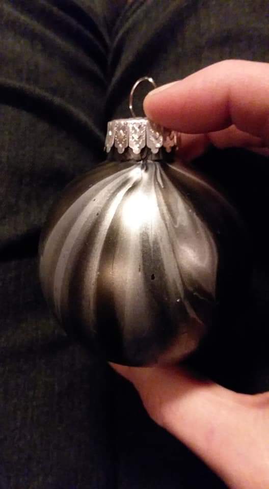andreasabstract's tweet photo. Handpainted Christmas ornaments https://t.co/brsW9ue50h