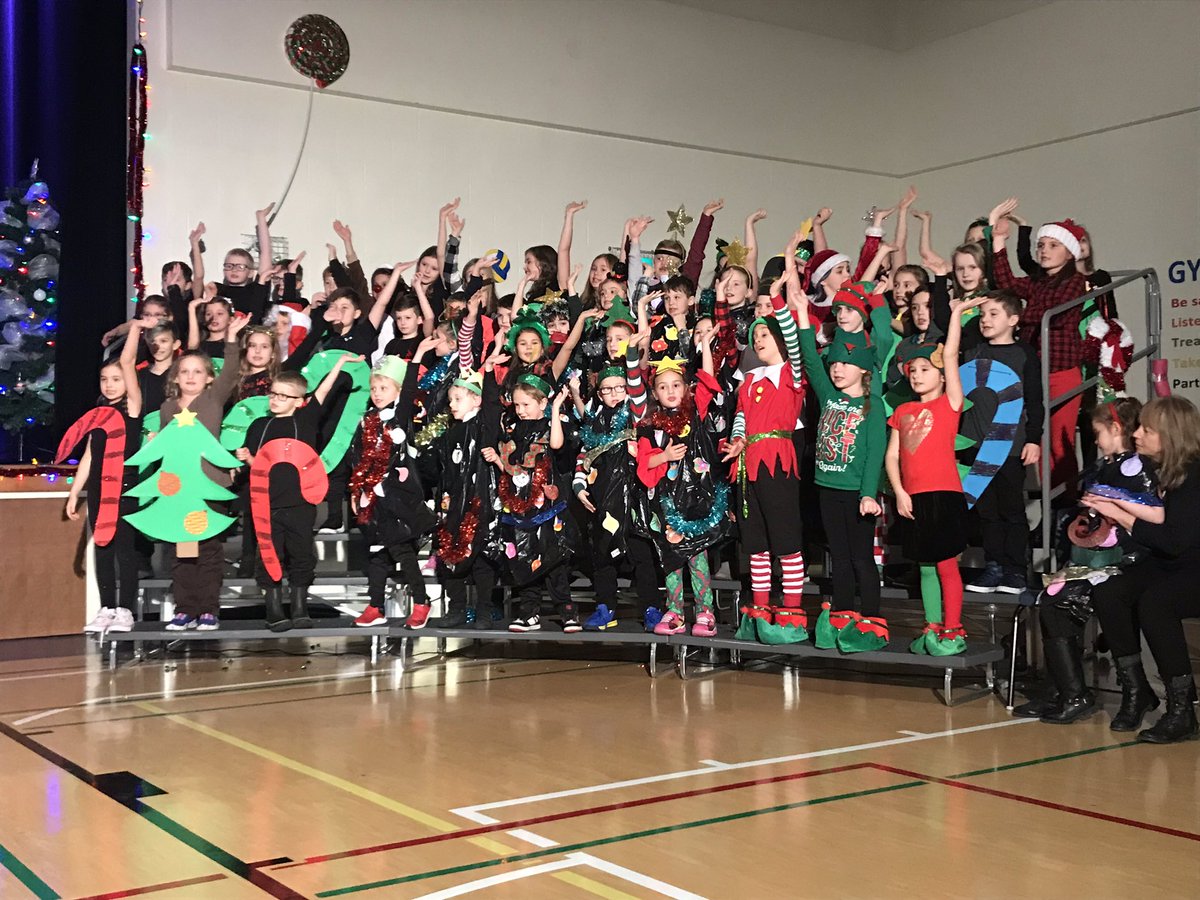 Our second show of “Christmas on Candy Cane Lane” is underway! 🍭 🍬