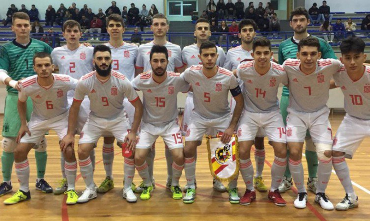 ✍🏻 CRÓNICA | La @SeFutbol Sala supera con claridad a Portugal en Braganza gracias a su fuerte presión. 🇵🇹 1-4 🇪🇸
🔗 http://bit.ly/Cronica17012
