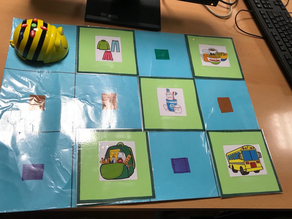 al362639's tweet photo. Ja tenim a punt a beebot per a poder jugar amb ell! Serà capaç de completar el recorregut seguint l'ordre de les rutines que es fan abans d'anar a l'escola? #MI1013A https://t.co/VvXxKZNumY