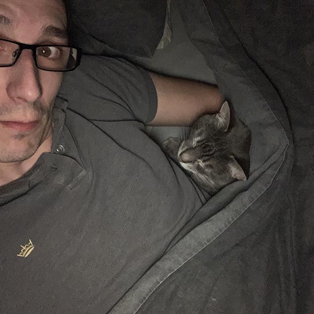 JohnSprattUK's tweet photo. Just me and my cat Owen having a cosy night in bed. Erin is in bed to but she snoring and drooling lol •
•
•
•
•
•
•
#bestmeow #catloversclub #cats #catsofinstagram #catsoftheworld #catstagram #instacats #johnspratt #kitty #meow #catday #catsleep… https://t.co/ZQ2eoLZL4q https://t.co/AnHeFw8bcr