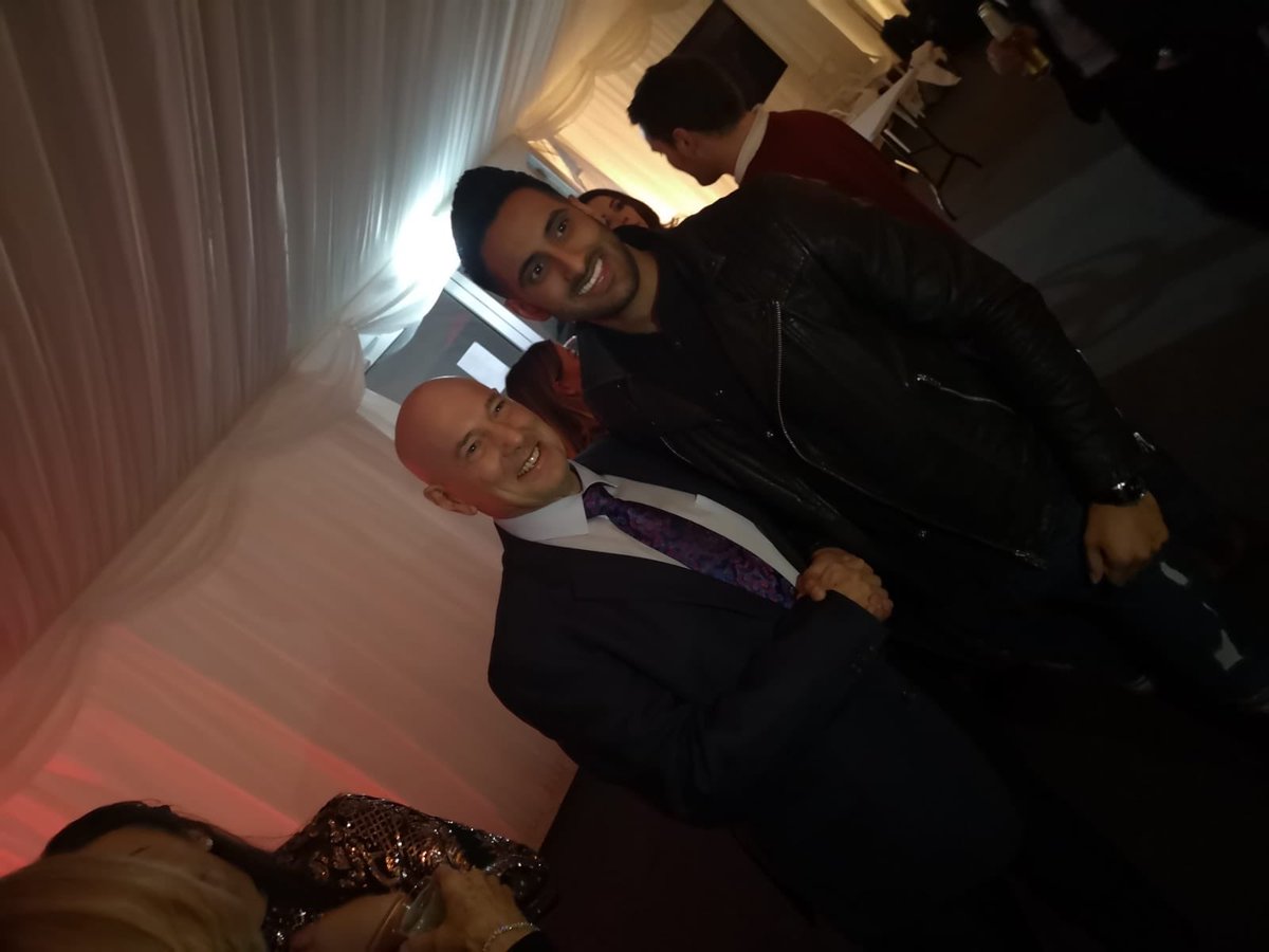 Never too busy to take a pic and shake hands with a fan <a href="/claudelittner/">Claude Littner</a> 😜😂 
#TheAppentice #finallygotmyhandshake