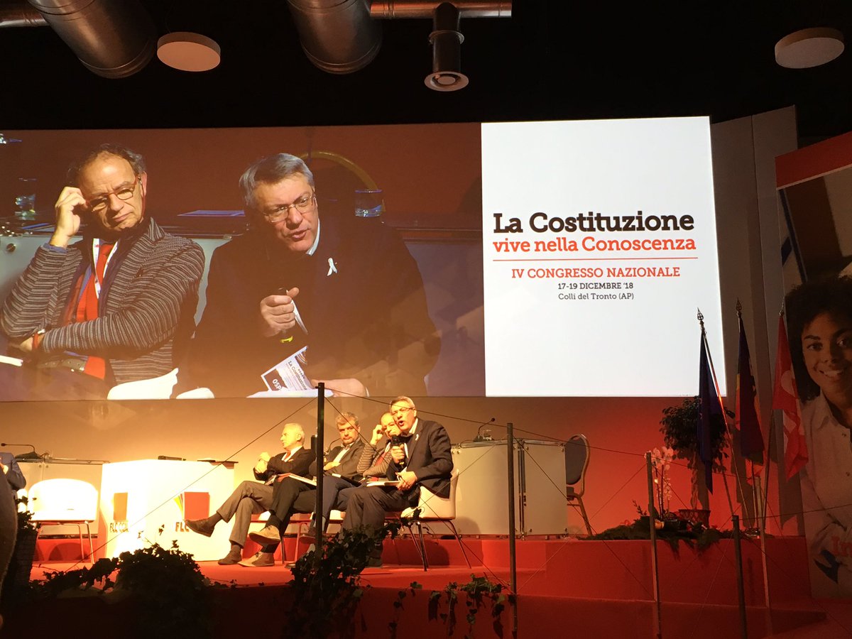 cgilnazionale's tweet photo. “La #Cgil ha presentato una proposta di legge che prevede che i diritti del lavoro siano indipendenti dal tipo di contratto, stabile/precario/somministrato/p.iva. Il mondo del lavoro va riunificato!” Il segr. conf. #Cgil Maurizio Landini al #CongressoFlc https://t.co/T8Pw9PZFMg