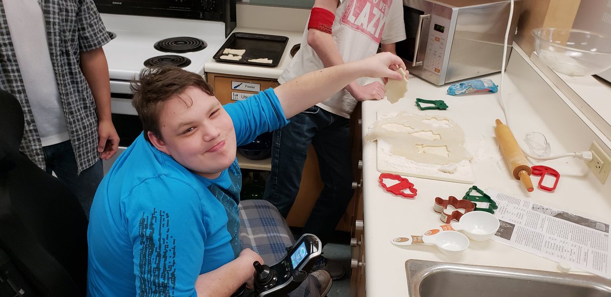 RiversideSTEPS's tweet photo. Making Christmas Cookies in 3rd period! https://t.co/xn8GbdN36g