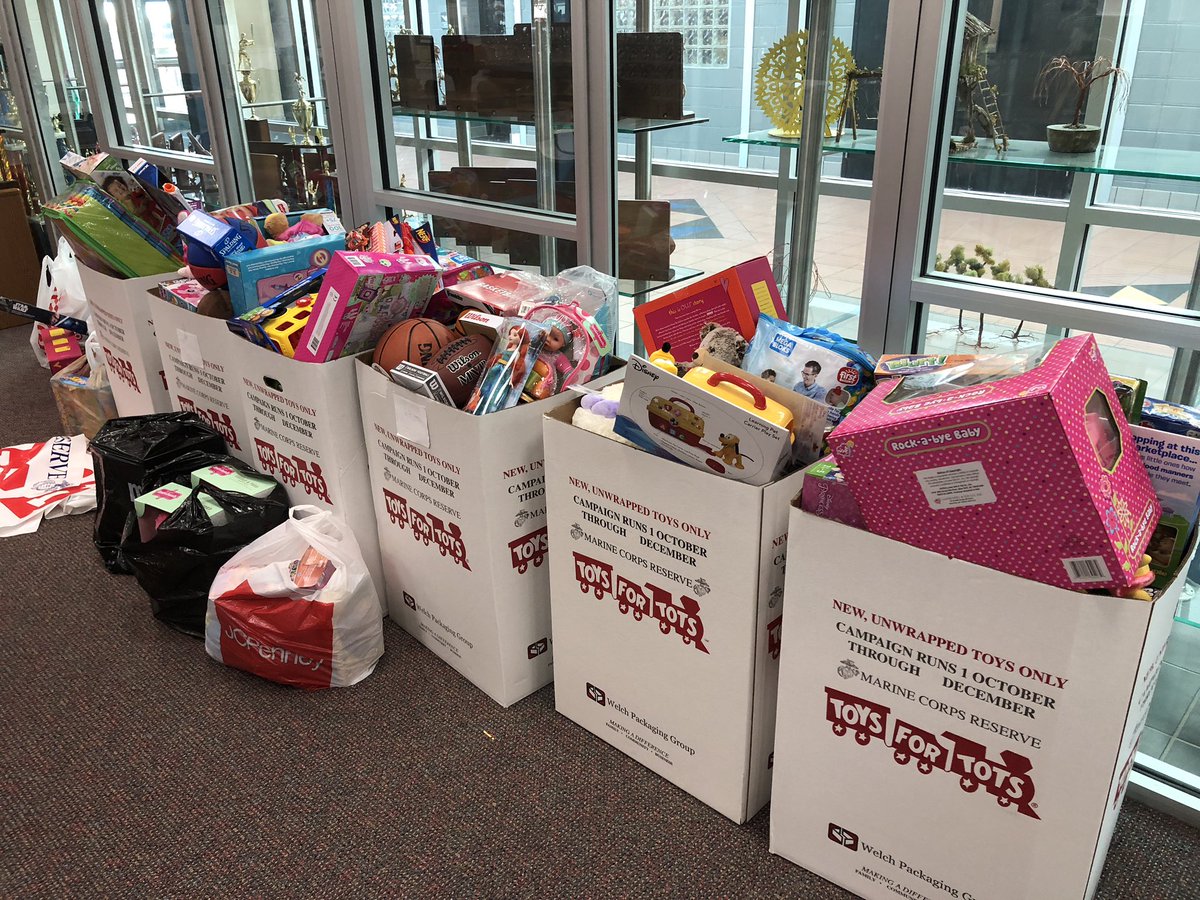 LakotaDistrict's tweet photo. Amazing outpouring of support for @EAST_HAWKS @ToysForTots_USA collection. Thank you #WEareLakota for jumping in to help! #LakotaGivesBack https://t.co/QyPFrkYV5y