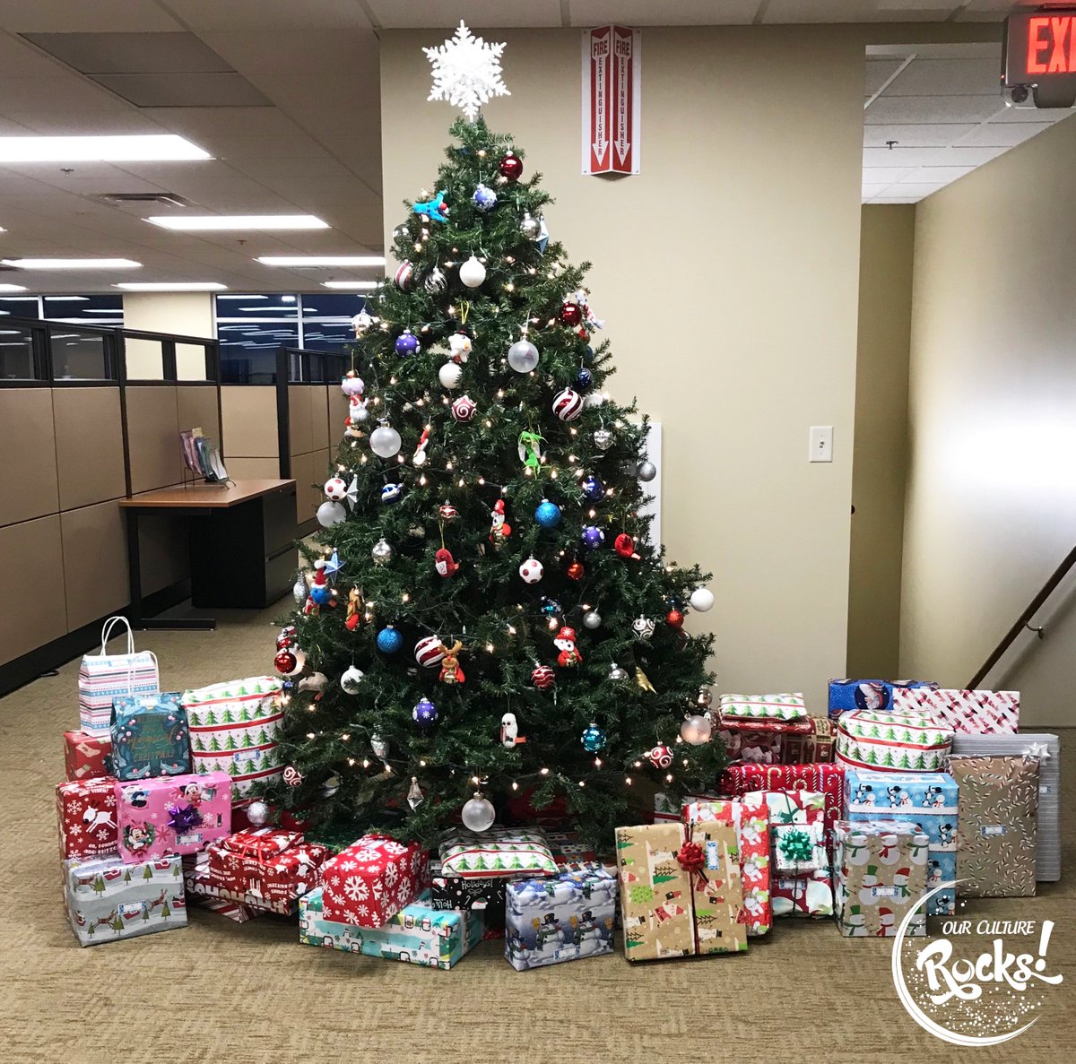 Microbiologics's tweet photo. Our employees were asked to help a family in need by donating gifts for the Share the Spirit program. Our team’s generous response was truly heartwarming. Thanks to @ccstcloud and to our employees who came together to make the holidays special for a Central Minnesota family. https://t.co/Ptzrp0G5zY
