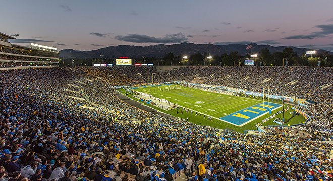 TaveisMarshall's tweet photo. Extremely blessed to receive an offer (PWO) to play football at The University of California, Los Angeles ! 🐻💛💙 #4sUp https://t.co/EWqnuOcPUn