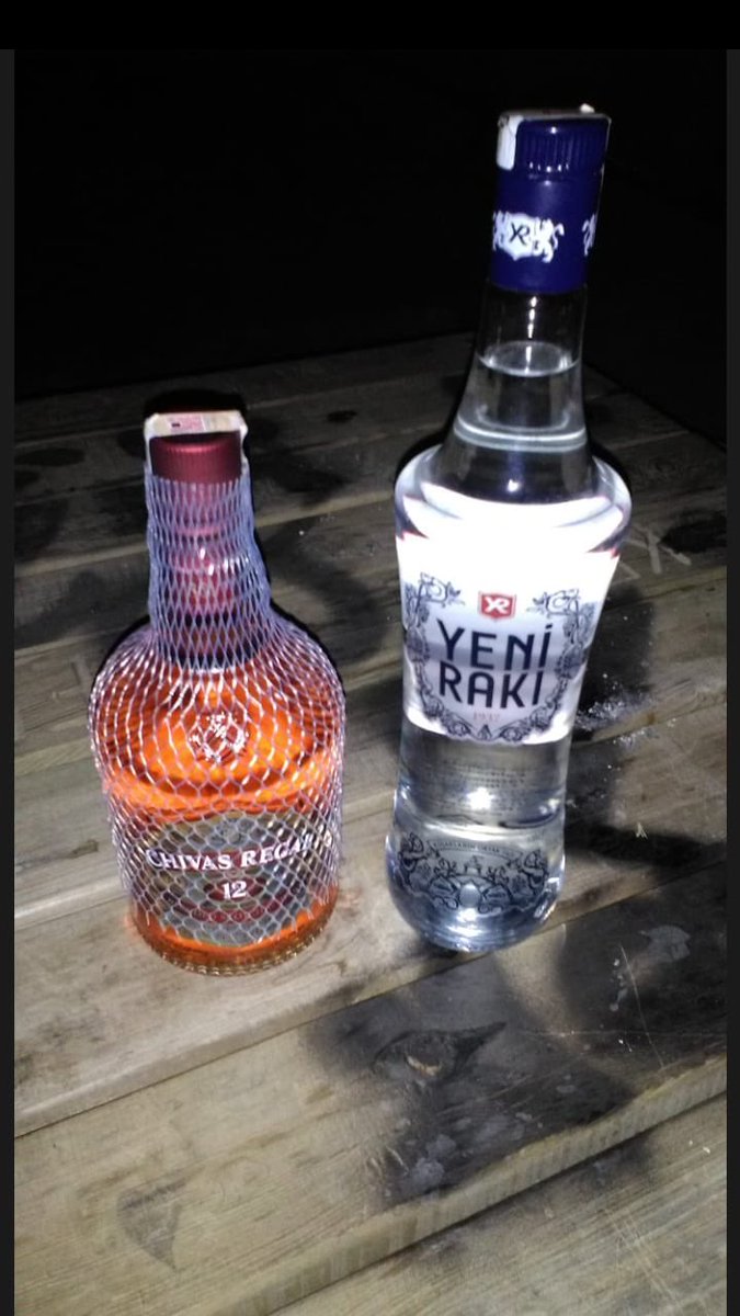 akrbey57960921's tweet photo. Uygun fiyata her ��eşit alkol bulunur 👍
#jackdaniels #chevas #yenirakı #istanblue https://t.co/QfHeAlCQzd