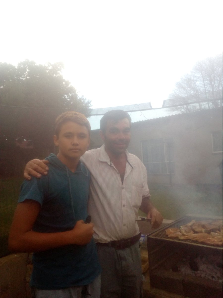 OfficialSwart's tweet photo. #dad #love #BBQ https://t.co/cNGODNYelt