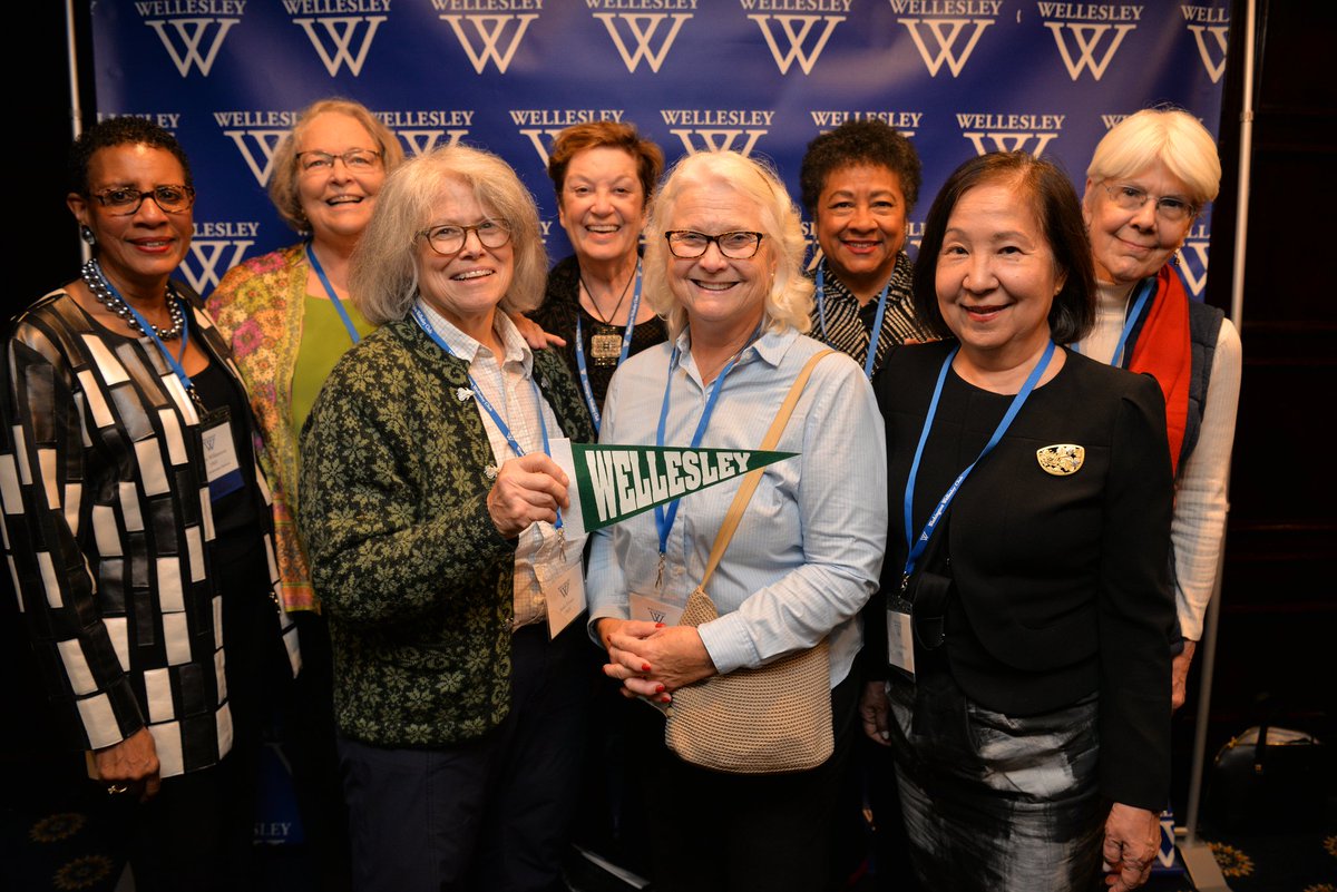 wellesleyalums's tweet photo. The 130th anniversary of the Washington Wellesley Club was held on Dec 1 and celebrated by over 300 alums. 🎉 A highlight of the event was guest speaker Madeleine Albright ‘59 who was interviewed by Heather Long ’04. See more pics at https://t.co/B47RfXaIcd. https://t.co/rU8DikhY7t