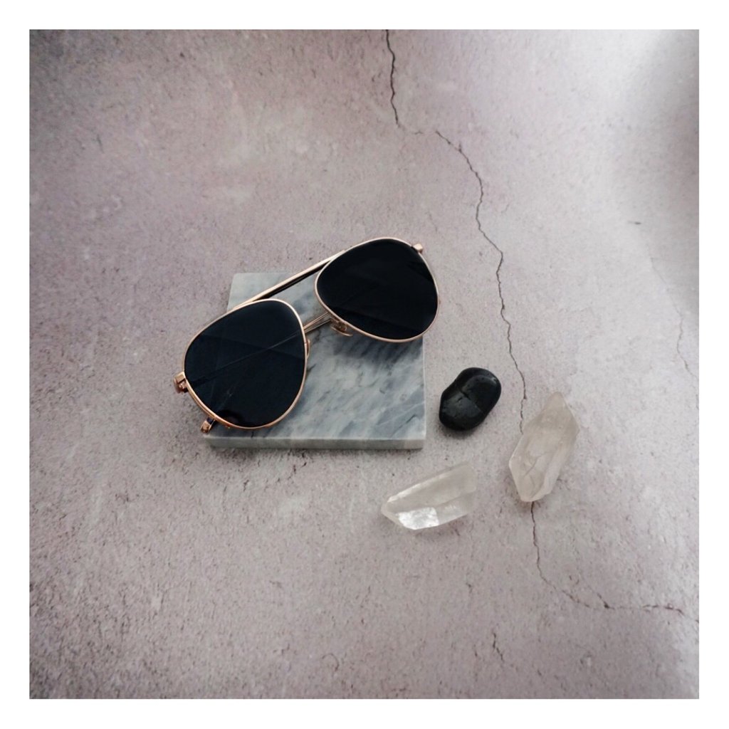 AMAVIIEyewear's tweet photo. PHILIP 🕶️ - weighs only 26 grams. To put that into perspective, that's 0.057 lbs, less than the weight of a pen, so no more dents on your nose bridge or headaches after long wear! The wonders of Aerospace Titanium.
#AMAVII #lightasair #aerospacetitanium https://t.co/jO9lRsVM51