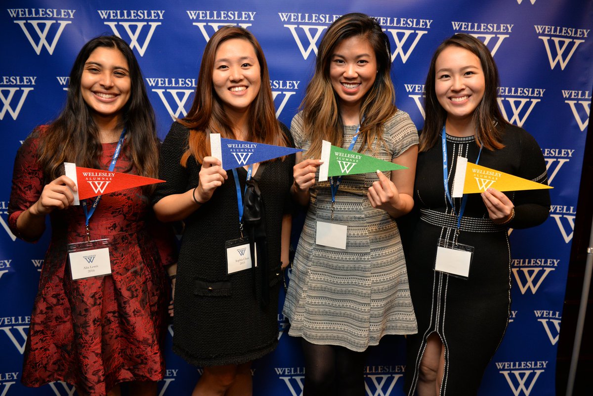 wellesleyalums's tweet photo. The 130th anniversary of the Washington Wellesley Club was held on Dec 1 and celebrated by over 300 alums. 🎉 A highlight of the event was guest speaker Madeleine Albright ‘59 who was interviewed by Heather Long ’04. See more pics at https://t.co/B47RfXaIcd. https://t.co/rU8DikhY7t