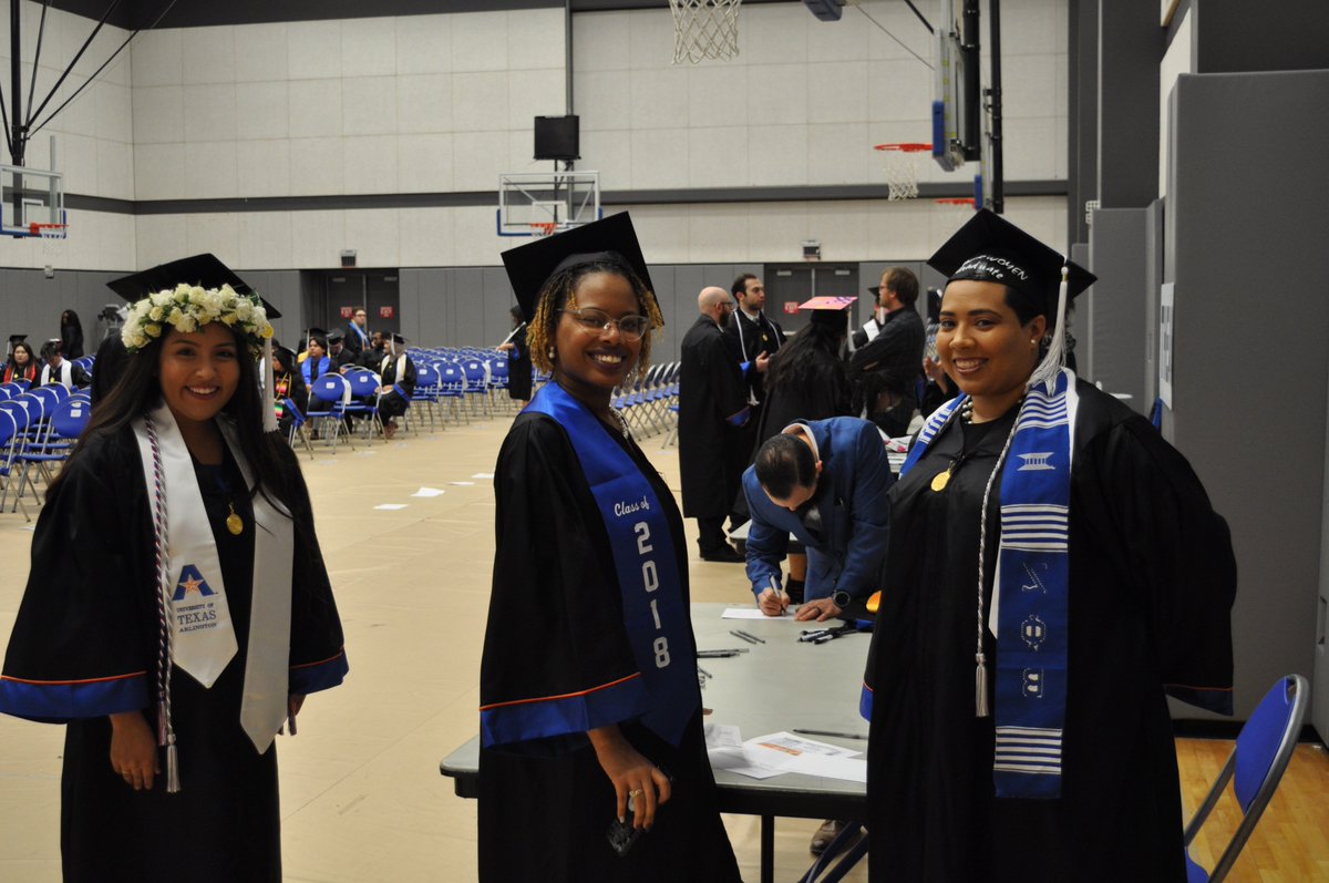 utalibarts's tweet photo. Fall 2018 @utarlington #CoLA #grads, we know you'll continue to make us proud 🥳. #changemakers #TheFuture #MavGrad2018 https://t.co/SGnQSDz9Jr