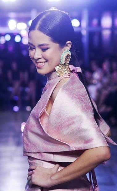 christalletan's tweet photo. I want to be the girl who makes your bad days better, and the one that makes you say, "My life has changed since I met her"
#DonKiss
#PlayHouseReadySetGo https://t.co/WYBQKzsOBm