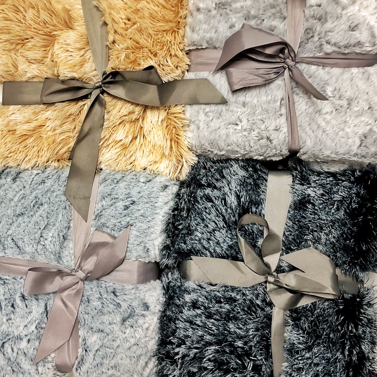 kingswaymall's tweet photo. #25DaysofGiveaway π Day 17. Weβre giving 1 lucky winner the chance to win 4 throws from @QEHome to give as gifts, or keep it all for yourself π€. How to enter:
-Like and RT this tweet
-Follow @KingswayMall on Twitter
Head over to our Instagram and Facebook for extra entries! https://t.co/WHixaRquYX