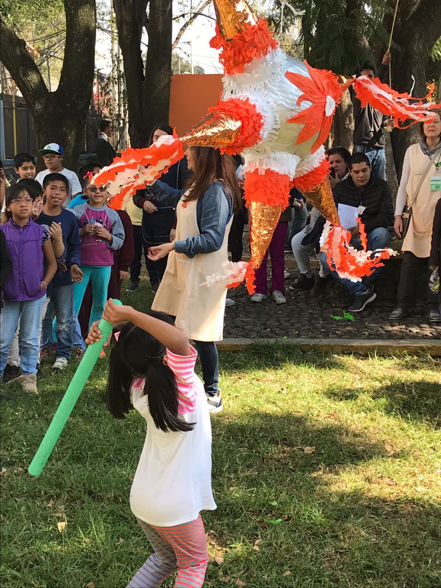 VOLUNTARIA2_SS's tweet photo. Se llevan a cabo los festejos navideños del Voluntariado del Hospital Psiquiátrico Infantil Juan N. Navarro, con el objetivo de convivir con los niños y regalarles un momento de alegría, este evento fue realizado gracias al apoyo y la suma de esfuerzos de los #voluntarios. https://t.co/NI0cRz0ut3