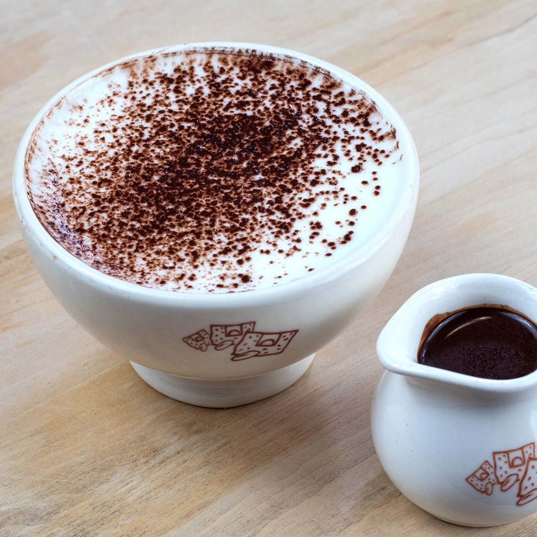 LPQes's tweet photo. Nada calentará más tu espíritu que nuestro Chocolate caliente belga. ¡Ven y prueba uno hoy! https://t.co/9dYb5ok8nV