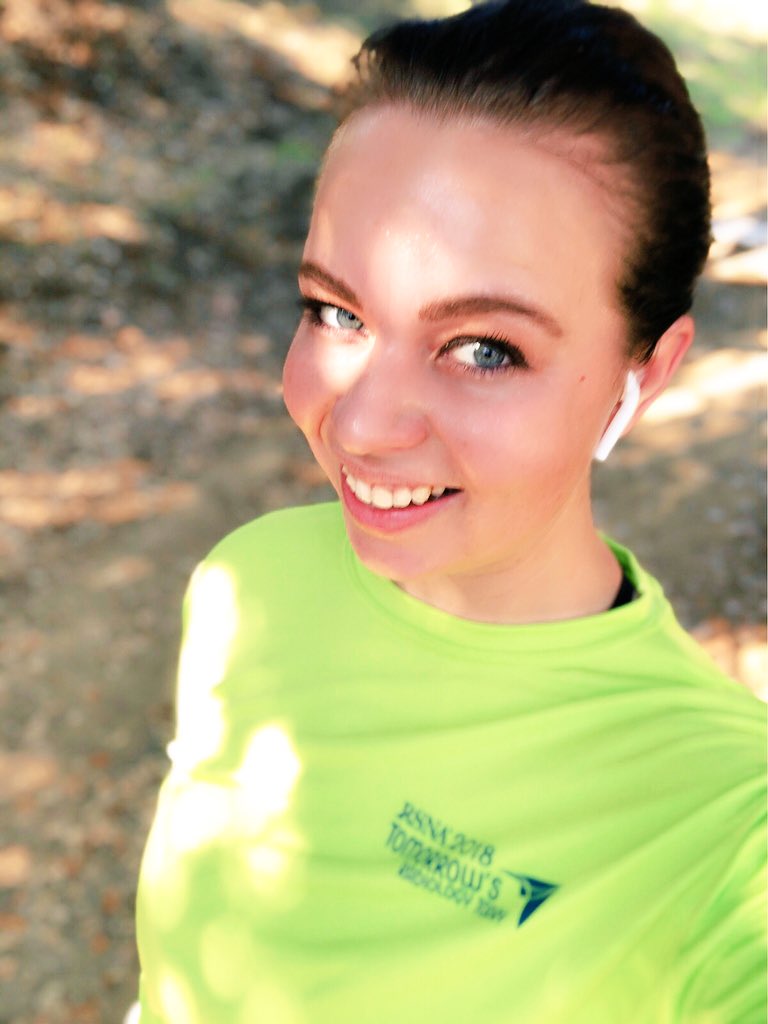 DrKEHawk's tweet image. Chicago snow may have thwarted this years @RSNA #5Kfunrun but I’m still enjoying the race shirt on this beautiful winter day running the mountains in sunny #losangeles ... looking forward to next year at #RSNA19