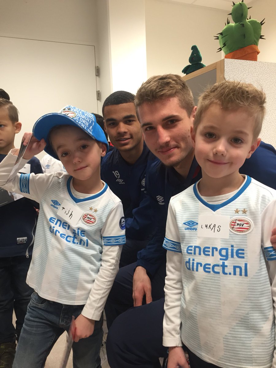 artvheeswijk's tweet photo. @PSV Ook in Helmond @elkerliek. Onze boys vonden het fantastisch. Bedankt @PSV https://t.co/jKt0UbH9T2