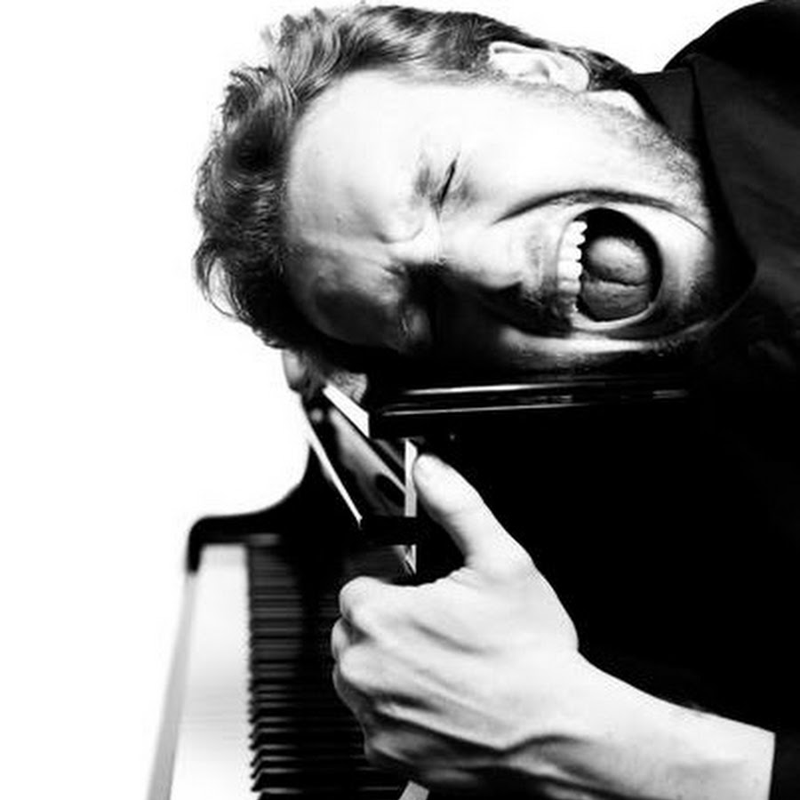 noctefilm's tweet photo. Nicola Bottos ha composto il soundtrack per #LaCittàVuota: dopo il diploma con lode al conservatorio G. Tartini, Nicola si è dedicato alla composizione di musiche per documentari, spot e film, accompagnandoli con sonorità affascinanti e oniriche... come quelle de #LaCittàVuota! https://t.co/nwQUz4oZOS