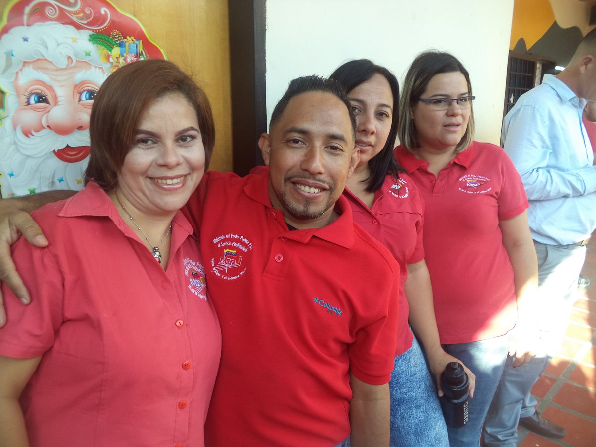crsbarquisimeto's tweet photo. Gaita y gaita!! @crsbarquisimeto  y @UTSOLara @irisvarela @mspenitenciario @65Leudi @POSPENITENCIARI @DSCRCO @pili2021 @mirelct @ler1972 @DHumanosMPPSP https://t.co/8X5ieuwRV8
