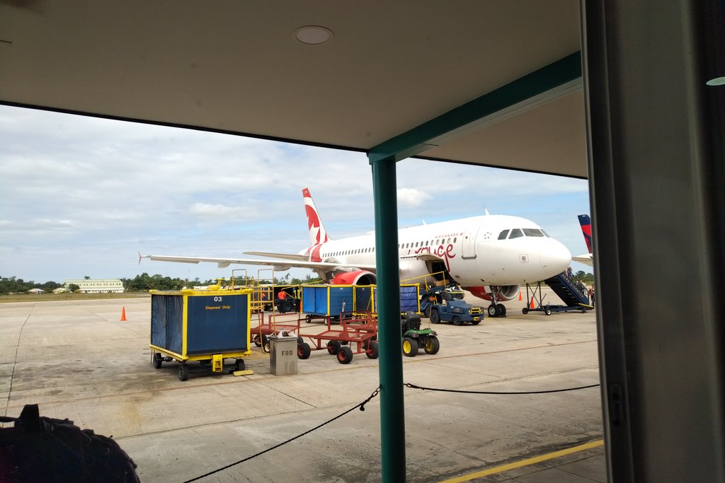 BelizeTweets's tweet photo. The  eagle has landed! https://t.co/XONFMr3myG