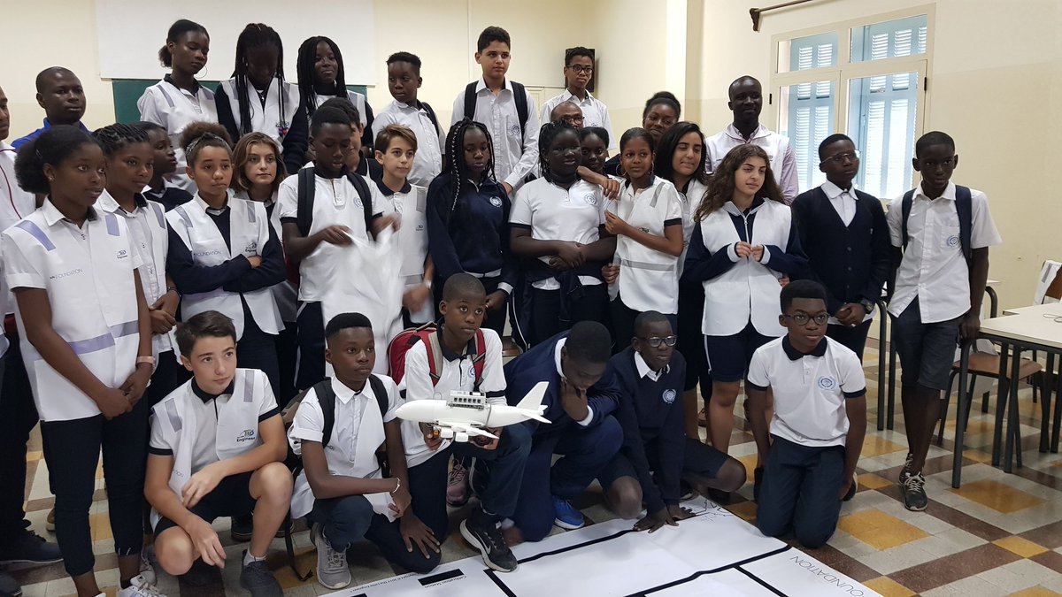 Je_Maillet's tweet photo. Great session today in Dakar with 30 students discovering the 'Little Engineer program' with @AirbusFdn and @FlyAirSenegal
A magical moment for all of us 😀
@haniatabet
#kebetu #team221 #Senegal https://t.co/WtWsvi6Tqo