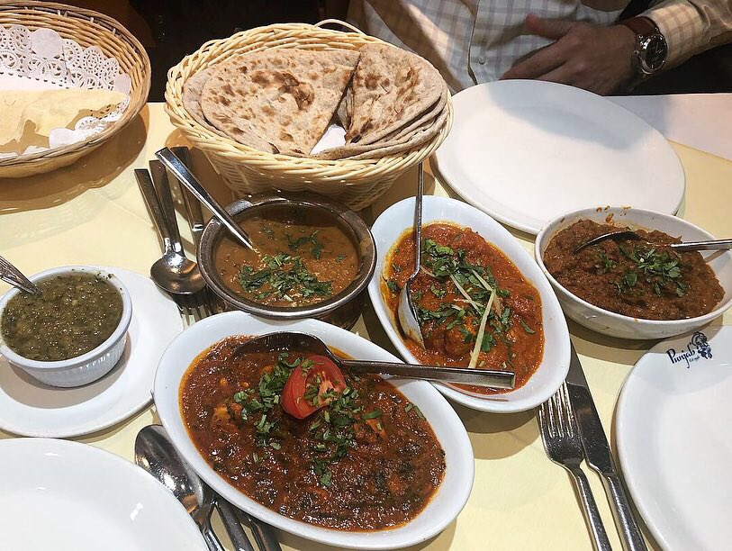 SarahChu's tweet photo. Curry Mondays? Eating in the UK’s oldest North Indian/Punjabi restaurant is always a good look 🇮🇳
#thepunjab #restaurant #indian #coventgarden #punjabi #cuisine #curries #chicken #lamb #dhal #pumpkin #kadupuri #fish #murgha #gosht #aubergine #lentils #roti #bread #london #dessert https://t.co/dJxIiUXX5c