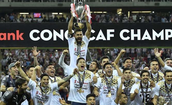 pxnchedanny's tweet photo. Querías tener una foto levantando un titulo con Chivas, y no sólo tienes una. Tienes 2.

Y tendrías 3 pero tu humildad y humanidad ante lo ocurrido anteriormente con Basulto, te indicó que cedieras tu lugar.
En toda la extensión de la palabra UN CAPITÁN. Gracias por todo ÍDOLO. https://t.co/mNuVHszzmC