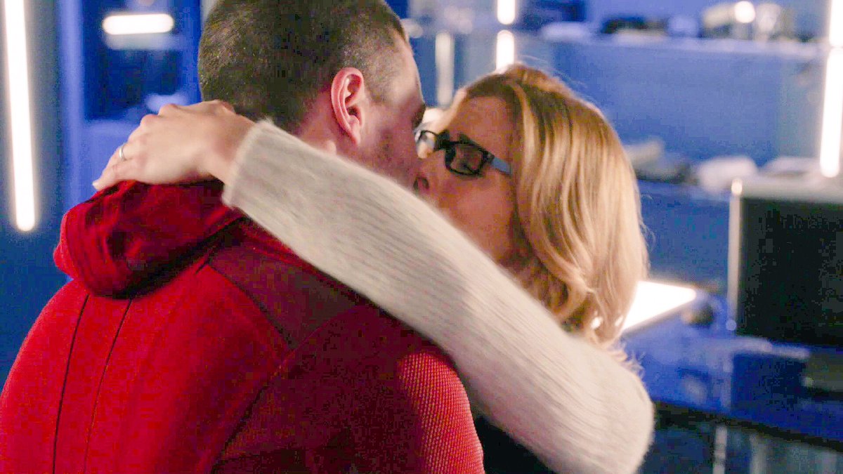 amiipond's tweet photo. blessing your tl in case you miss olicity https://t.co/qEcPRv6Hk0