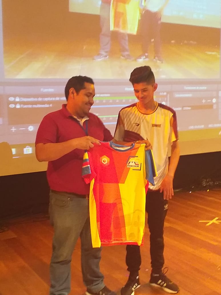 Felicidades a <a href="/Koes10P/">Koes10yT</a> por coronarse Campeón del Torneo Pamesco organizado por <a href="/fedecoldeNal/">Federación Colombiana de Deportes Electrónicos</a> y estará representando a nuestro país en Ecuador
todo un Orgullo Nacional esperemos de lo mejor y deje el nombre del país en alto #GoCol 🇨🇴 🇨🇴 🇨🇴