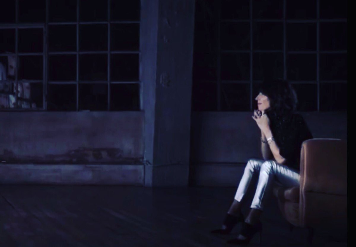 giorgiafans's tweet photo. @Giorgia #Unastoriaimportante #PopHeart #videopic https://t.co/4MB9m296od