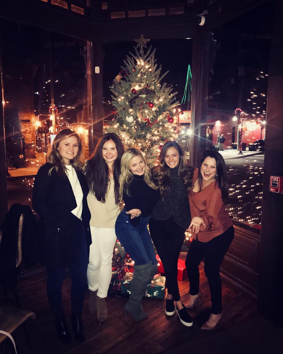 LDoveKnox's tweet photo. Here 👏 for 👏 the 👏 cheer--join us tomorrow for our last Book Club Tuesday of 2018 @LDoveKnox, feat. 1/2 off entrees &amp; select wines for ladies-tables! Reserve: https://t.co/jne4f3qFU1 #knoxville #oldcity #cheftimlove #eatdrinkandlivewell #happyholidays #ladiesnight #bookclub https://t.co/6L7i2xjFF0