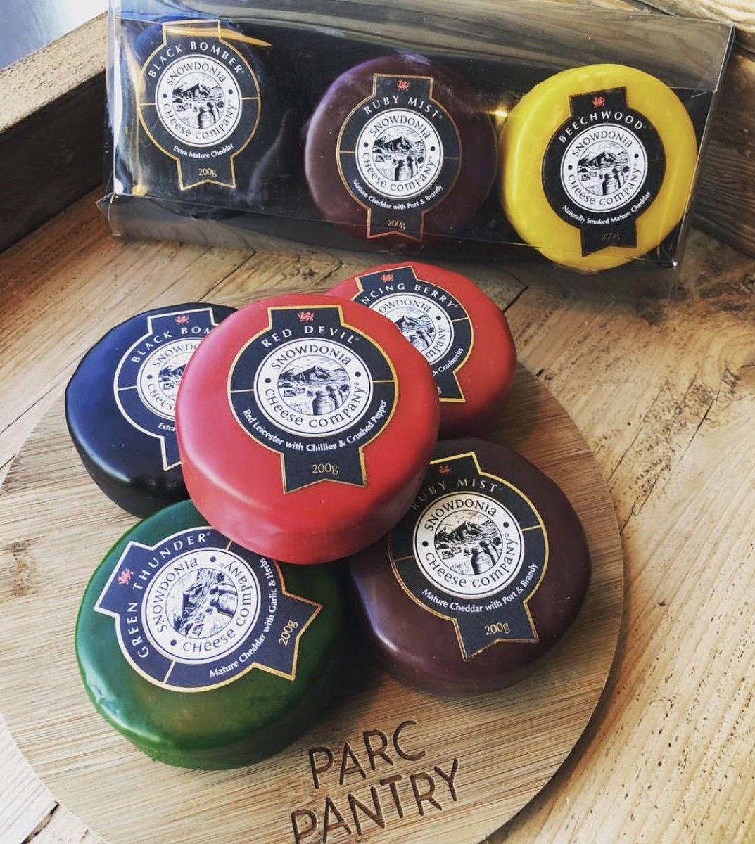 _Scout_Coffee's tweet image. Dear Santa, this year can you please fill my stocking with ALLLLLLLL the @StokesSauces #ChilliJam!! Yep it’s back in stock folks and pairs up nicely with our @snowdoniacheese  truckles for the best #Christmas supper you’ll ever have #porthour 🎄🤗🧀🌶