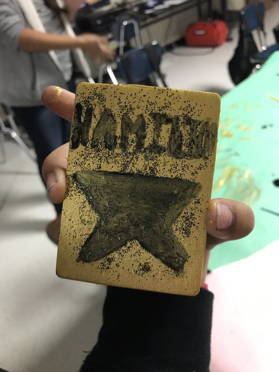 msgmakeshistory's tweet photo. We made Christmas ornaments in Hamilton Club today! Our trees will now be complete! 🎄⭐️ #Jagsbreakthrough #marchasmarvels #HamiltonClub #Hamilton @HamiltonMusical https://t.co/ge6WCSnfXu
