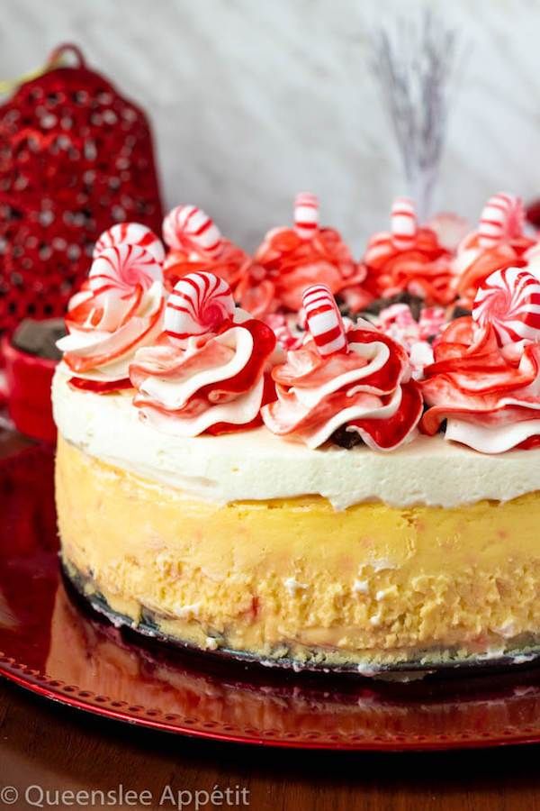 White #Chocolate #Peppermint #Bark #Cheesecake is made with a buttery Oreo crust, creamy white chocolate cheesecake filling loaded with chocolate chunks and crushed candy canes + white chocolate peppermint #mousse and red &amp; white whipped cream swirls
 buff.ly/2Cfo4ZY