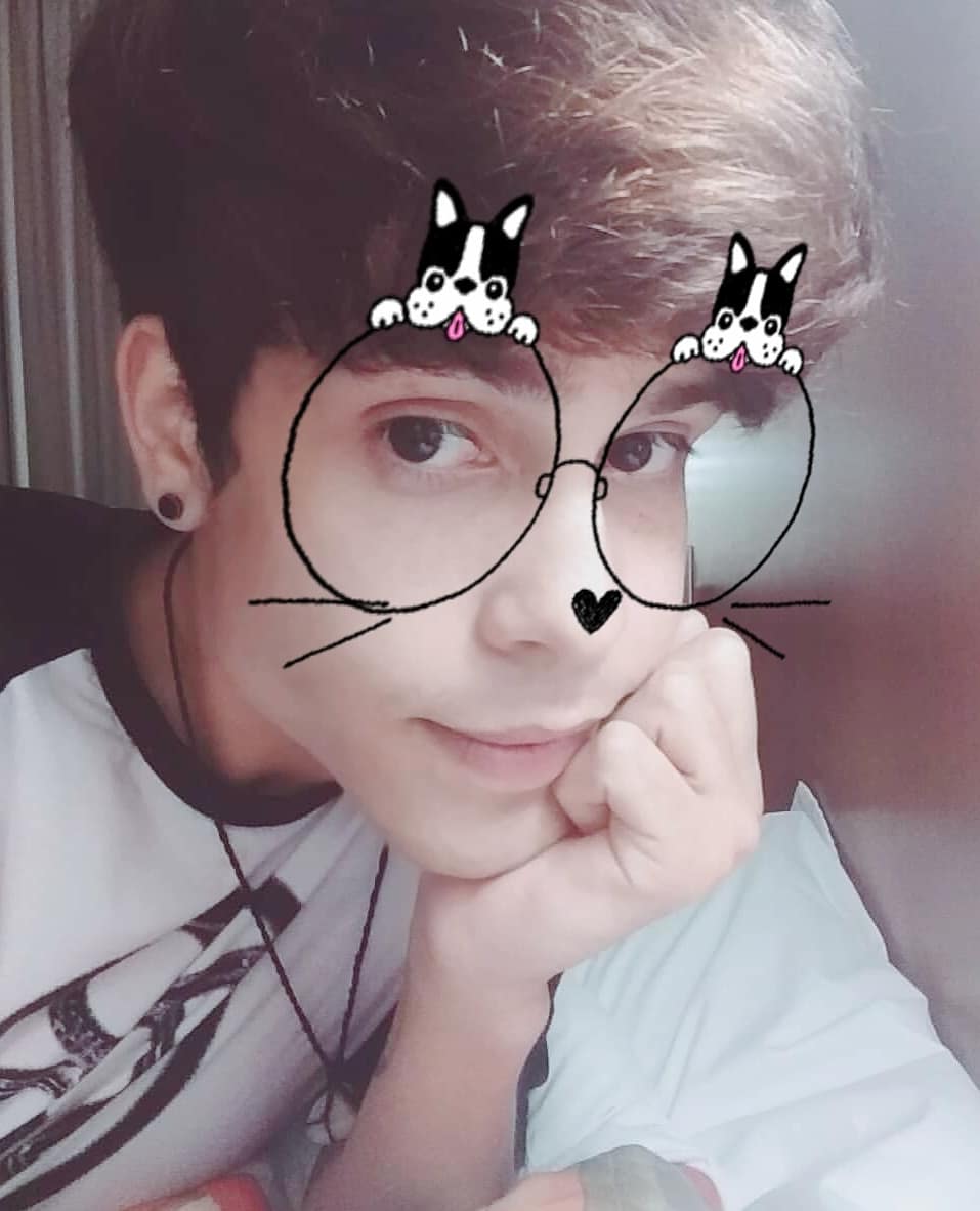 LittleRed_Box's tweet photo. #FlowSelcaDay com a fotinho mais fofa do universo e uma tentativa não tão fofa >< 💕
@johnofcial @GrupoWibe
#WIBE #WIBEAQUILOQUEVIVO https://t.co/l1EsGe8OL8