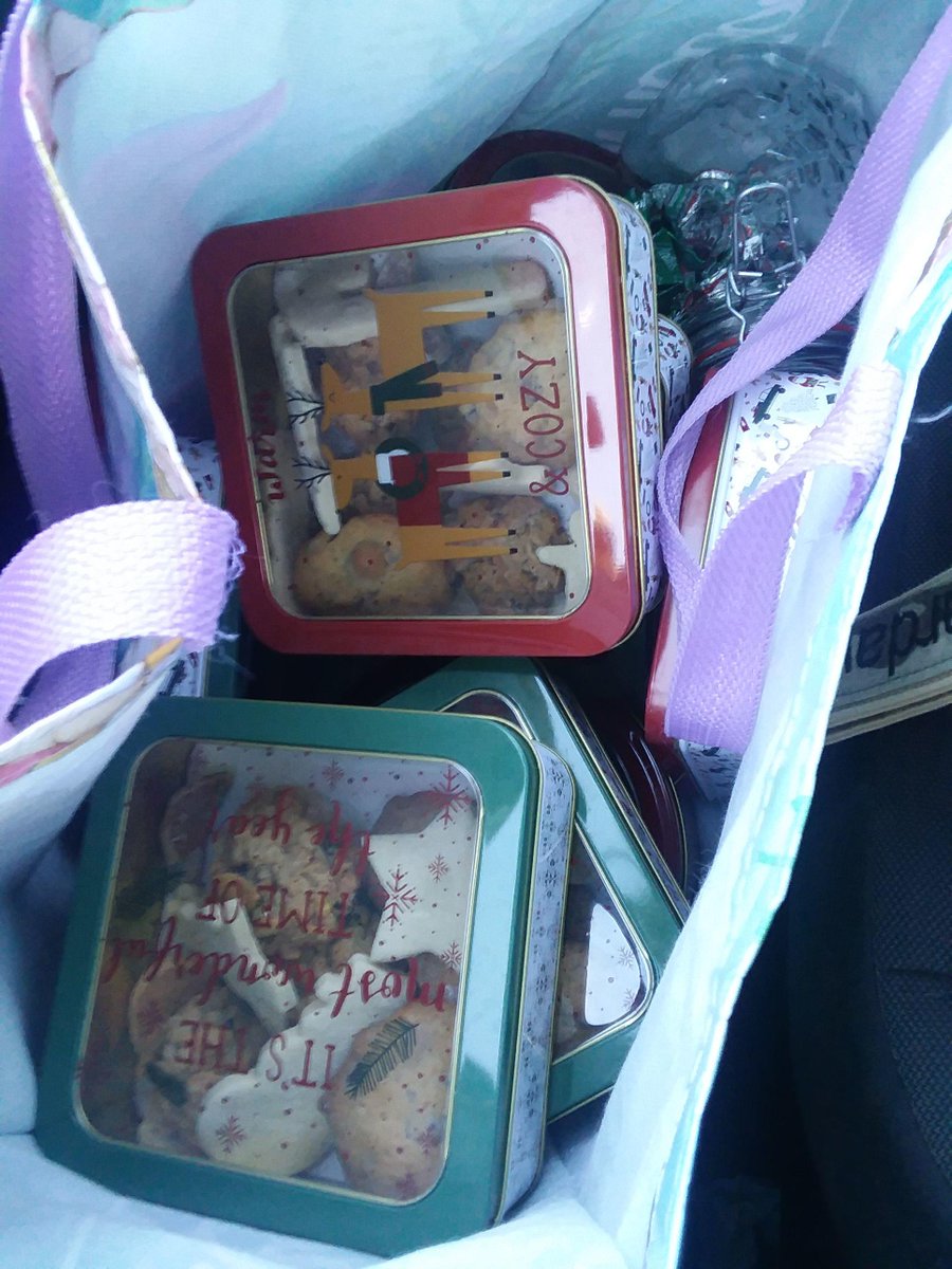 PaytientApp's tweet photo. Our Paytient Provider Family being spoiled today with homemade cookies! #PaywithPaytient #HealthCareProviders #MondayMotivation #Cookies https://t.co/ySe0lTFqiu