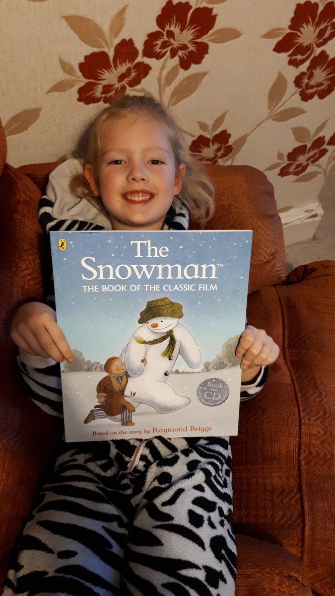 MissELSpencer's tweet photo. @Mr_Fotheringham @LadywoodKH Day 17 of our advent reading suprise, one if my favourites. Little bro took an interest too #festivefunreadingtree https://t.co/as0rGoNXNJ