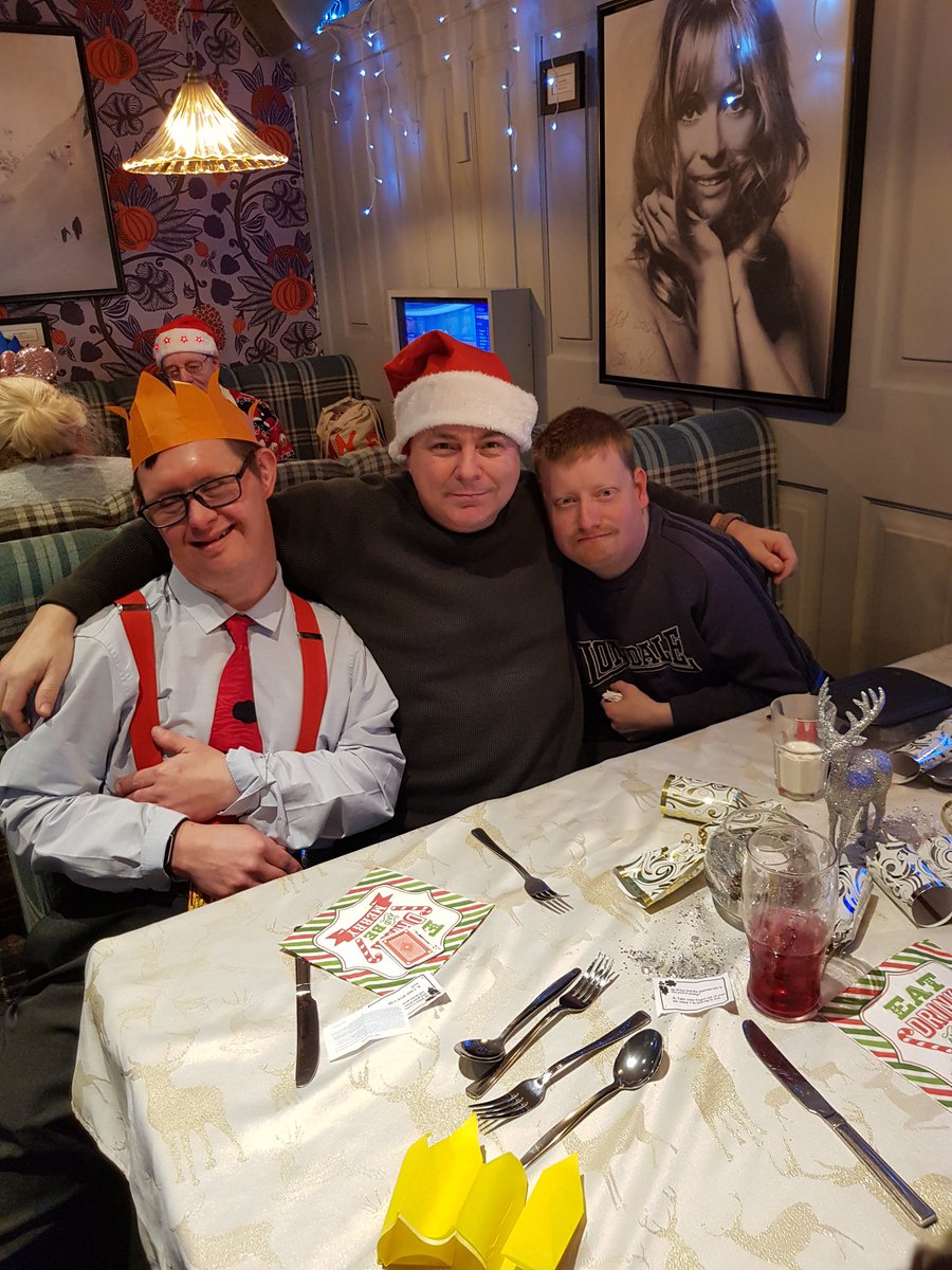 Chatterbox2017's tweet image. What a lovely way to end our last session this year with a lovely #Xmas meal with lovely people. Thank you everyone for all your support this year and on behalf of all of us at Chatterbox we'd like to wish you all a very 
#MerryChristmas  and a #HappyNewYear !🎊 @GreenhousBelper