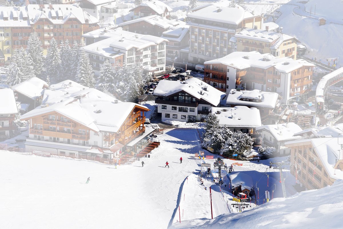 New b&amp;b hotel "Arya Alpine Lodge" at the ski slopes of the Dolomiti Superski ski area and the Sella Ronda in the Dolomites, Italy
#italy #skiing #winter #WinterIsComing #snow aryaalpinelodge.com/en/