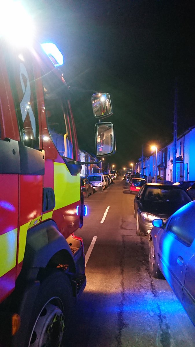 Ben Horne (@999ben) on Twitter photo Difficult access to a house fire in #Lowestoft this evening for <a href="/SuffolkFire/">Suffolk Fire & Rescue Service</a> #firefighters due to parked cars. Only just enough hose reel on one side to reach the house. Access required all around the fire engine to get equipment off. Fortunately it wasn't further up the road. Difficult access to a house fire in #Lowestoft this evening for <a href="/SuffolkFire/">Suffolk Fire & Rescue Service</a> #firefighters due to parked cars. Only just enough hose reel on one side to reach the house. Access required all around the fire engine to get equipment off. Fortunately it wasn't further up the road.