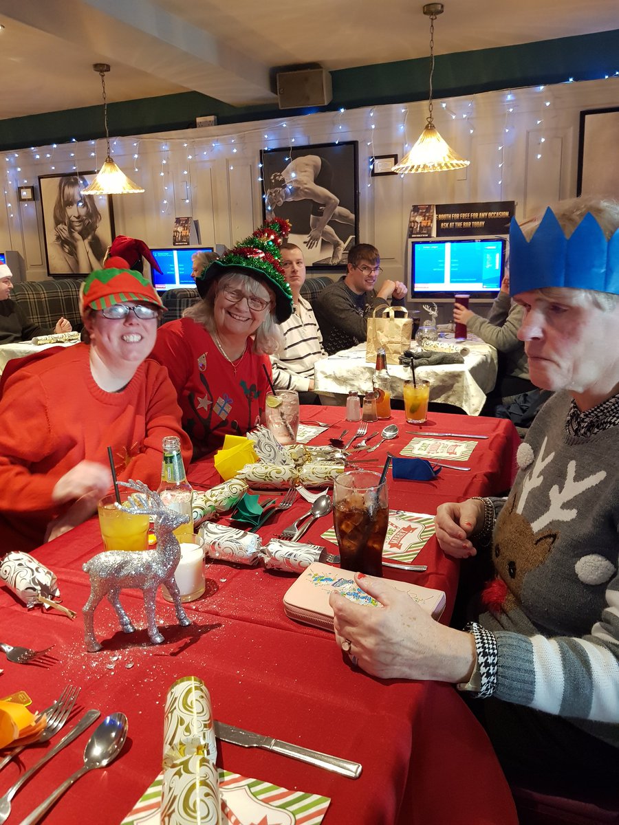 Chatterbox2017's tweet image. What a lovely way to end our last session this year with a lovely #Xmas meal with lovely people. Thank you everyone for all your support this year and on behalf of all of us at Chatterbox we'd like to wish you all a very 
#MerryChristmas  and a #HappyNewYear !🎊 @GreenhousBelper