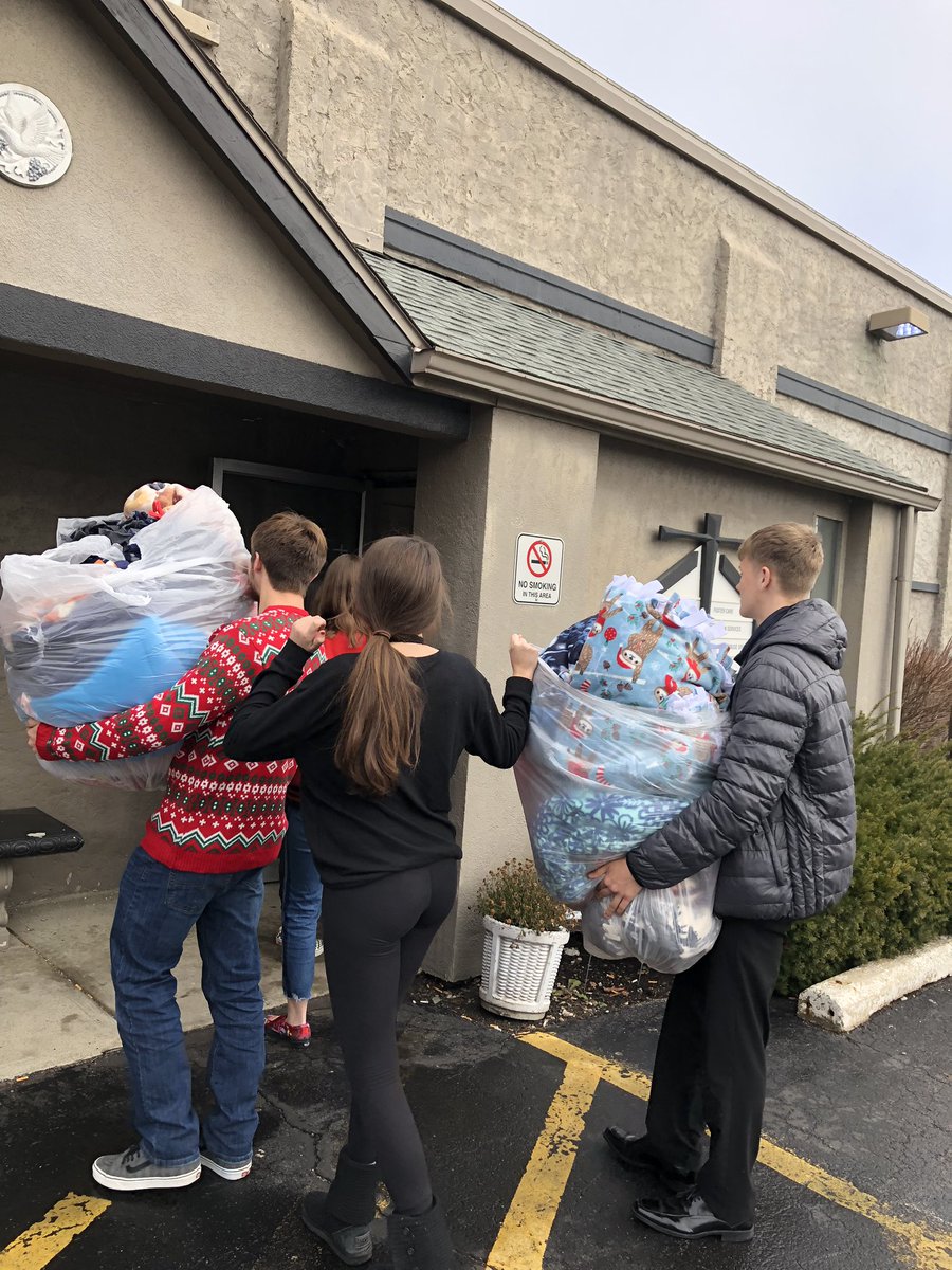 ClintonNHS_PR's tweet photo. Giving back is what it’s all about! #CNHSinthecommunity https://t.co/zxyyirwdB7
