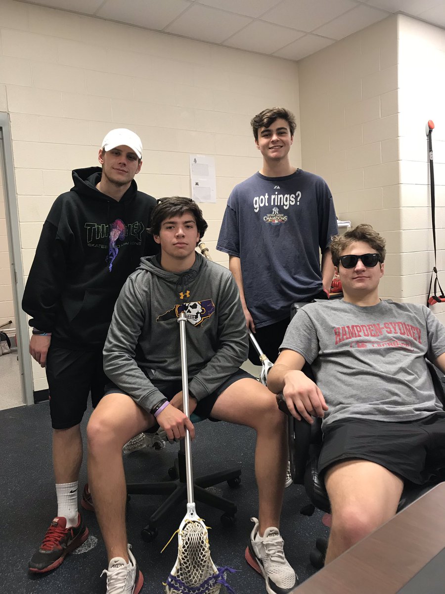 AFHS_mlax's tweet photo. Good to see these guys back on campus! #alumni #family https://t.co/CfJte4yzzj